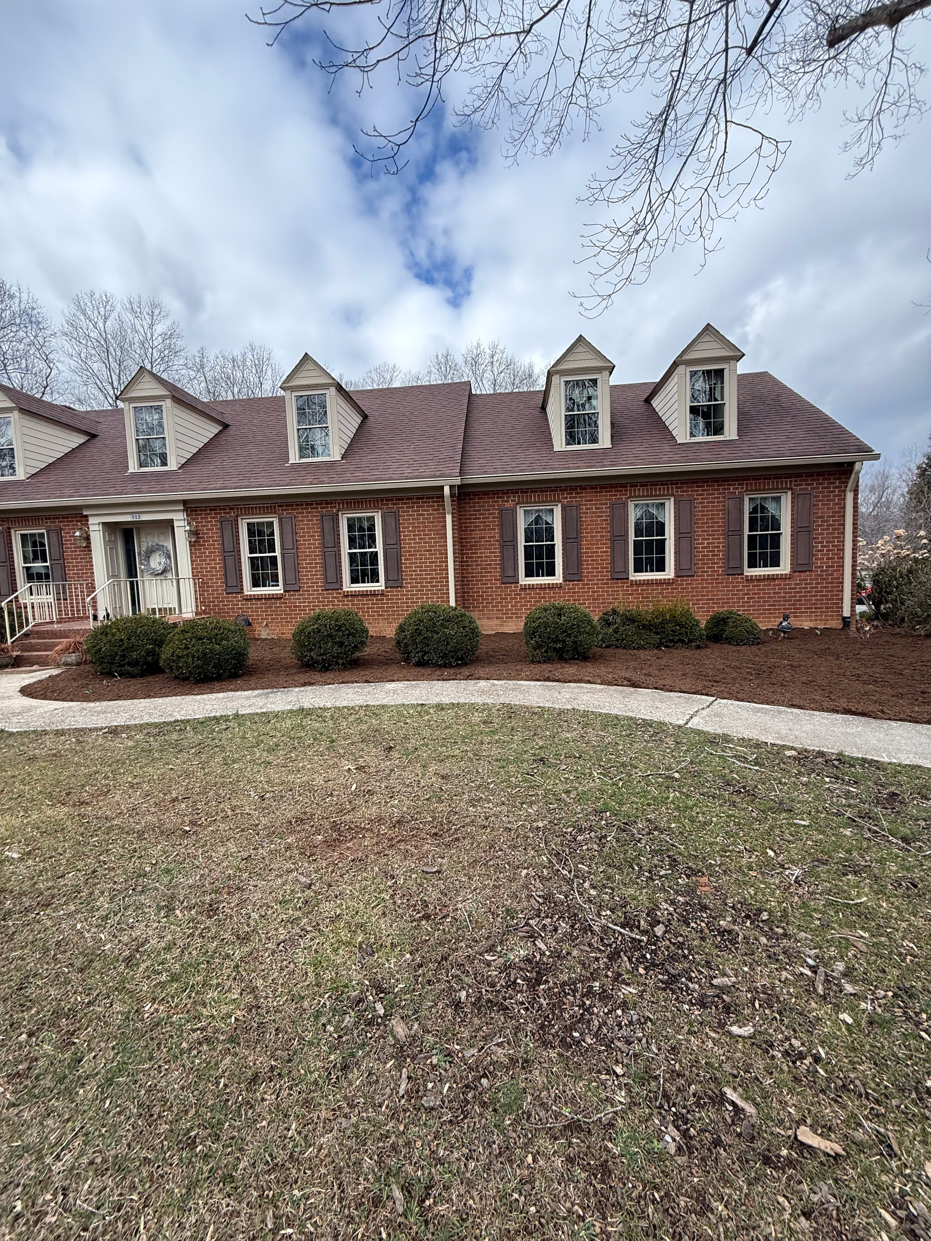 Project Comprehensive Mulch Makeover for a Flawless Yard image