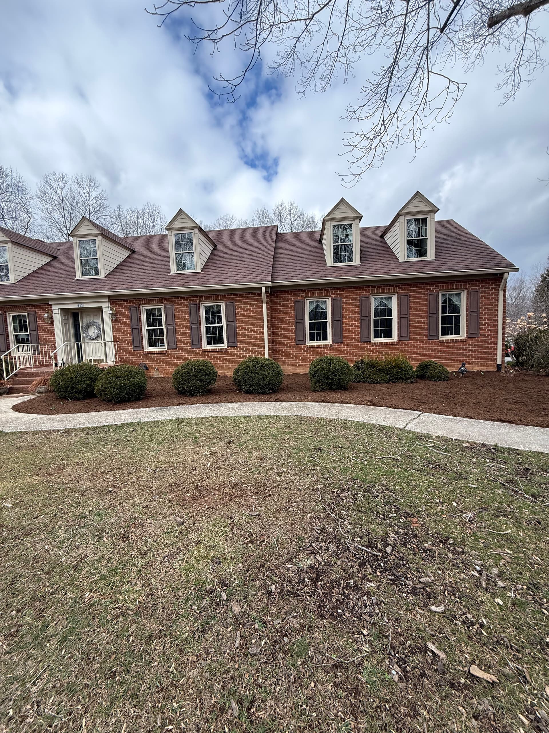 Comprehensive Mulch Makeover for a Flawless Yard image